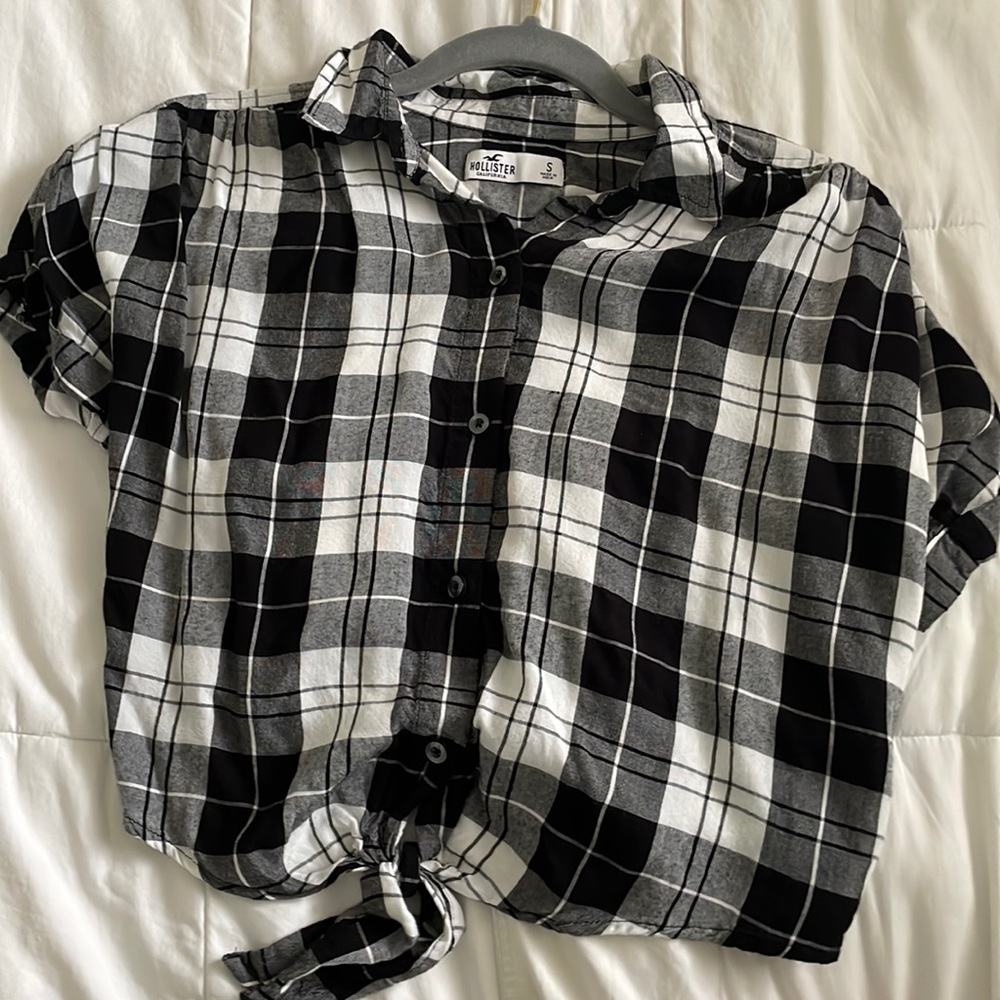 plaid black and white top